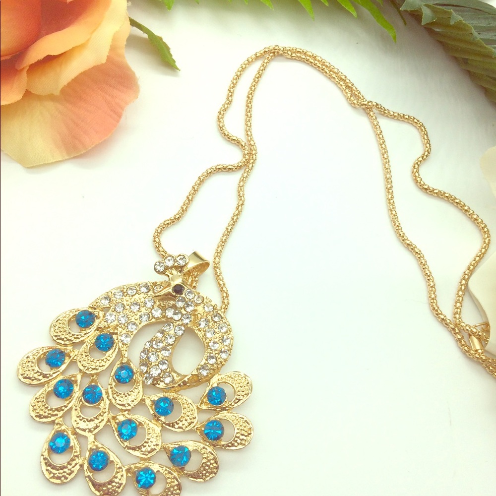 🌲🌲Beautiful peacock necklace NWOT